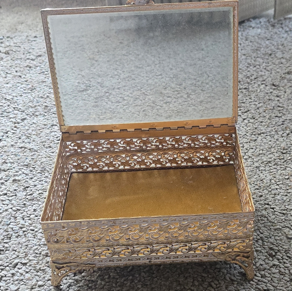 Vintage Antique Gilt Filigree Velvet Lined Beveled Glass Jewelry Box 6"x4" - Picture 2 of 8
